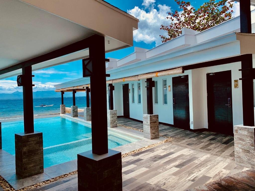 Alegria Waterfront Beach House
