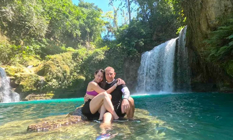 Lovers in kawasan falls